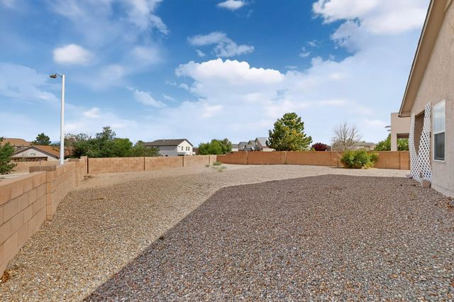 369 Whispering Meadows Drive NE, Rio Rancho, NM 87144