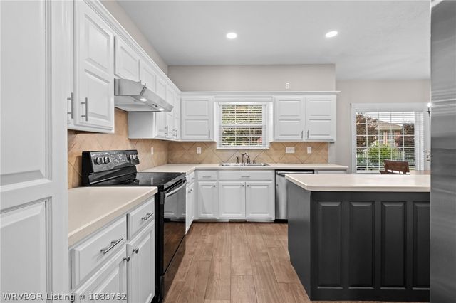 3401 Green Way, Alma, AR 72921