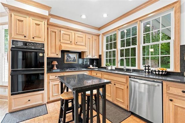 1433 Oakengate Drive, Tucker, GA 30083