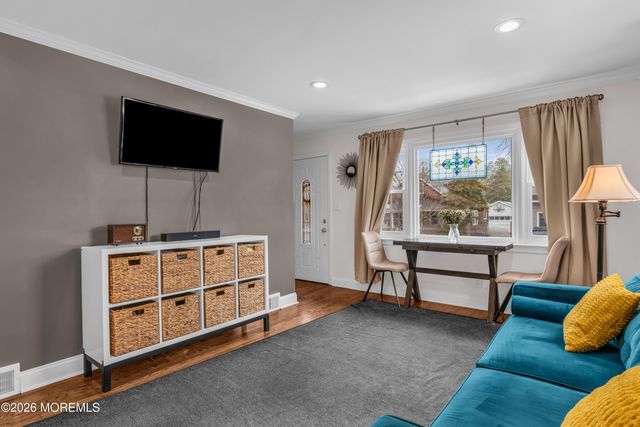 75 Carpenter Street, Red Bank, NJ 07701