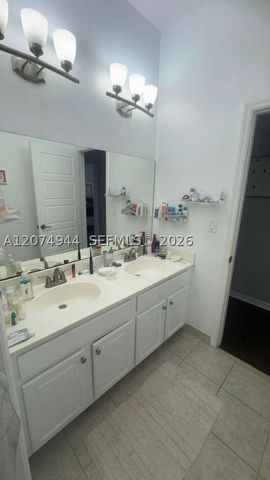 19301 NE 8th Ct, Miami, FL 33179