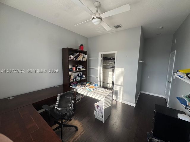 19301 NE 8th Ct, Miami, FL 33179