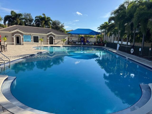 19301 NE 8th Ct, Miami, FL 33179