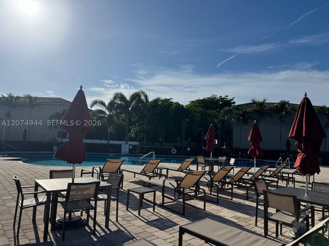 19301 NE 8th Ct, Miami, FL 33179