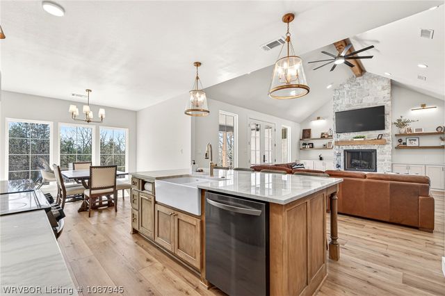 827 Gleason Way, Greenwood, AR 72936