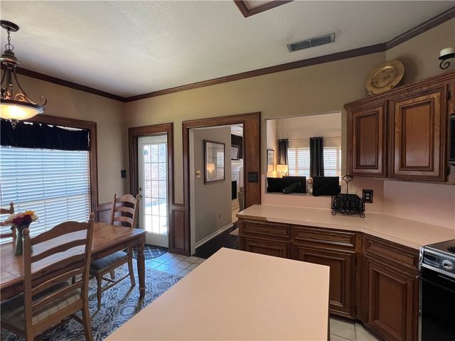 6714 Northgate Dr, Corpus Christi, TX 78413