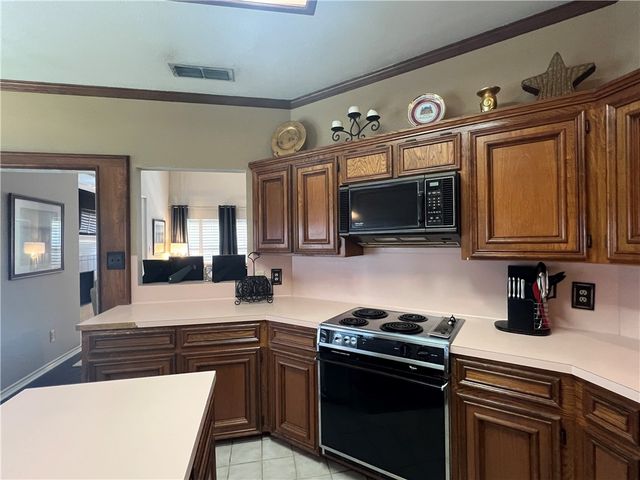 6714 Northgate Dr, Corpus Christi, TX 78413