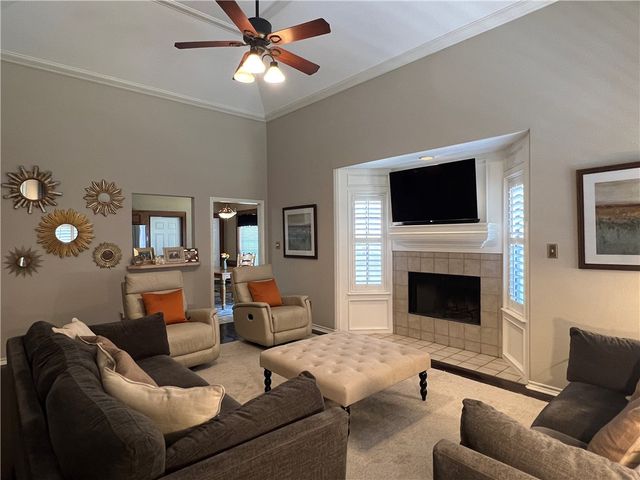 6714 Northgate Dr, Corpus Christi, TX 78413