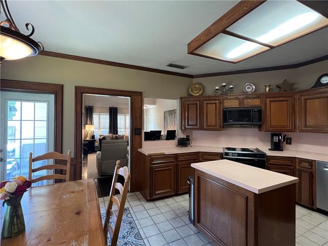 6714 Northgate Dr, Corpus Christi, TX 78413