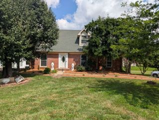 2164 New England Pl, Clarksville, TN 37043
