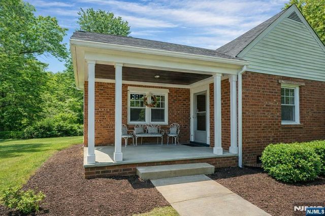 389 Bergen Boulevard, Oradell, NJ 07649