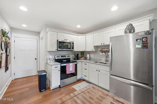 1188 Panoramic Vista, Johnson City, TN 37615