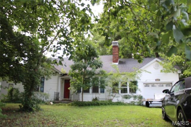 6420 Godfrey Road, Godfrey, IL 62035