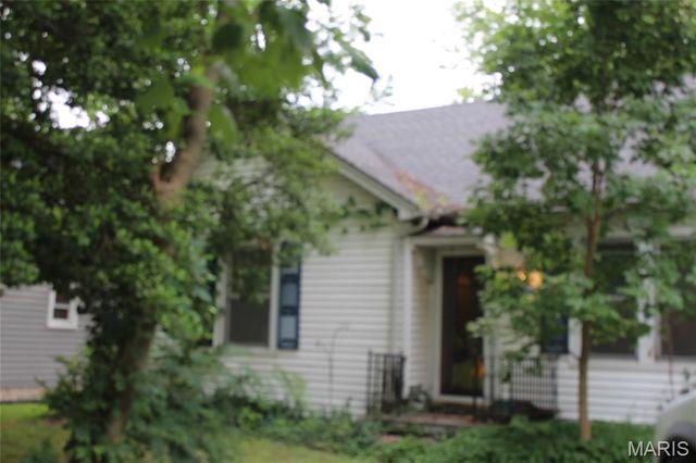 6420 Godfrey Road, Godfrey, IL 62035