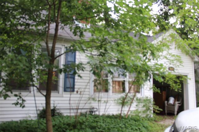 6420 Godfrey Road, Godfrey, IL 62035