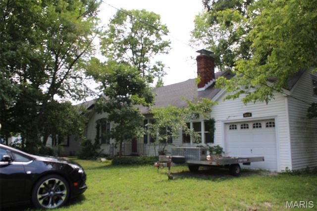 6420 Godfrey Road, Godfrey, IL 62035
