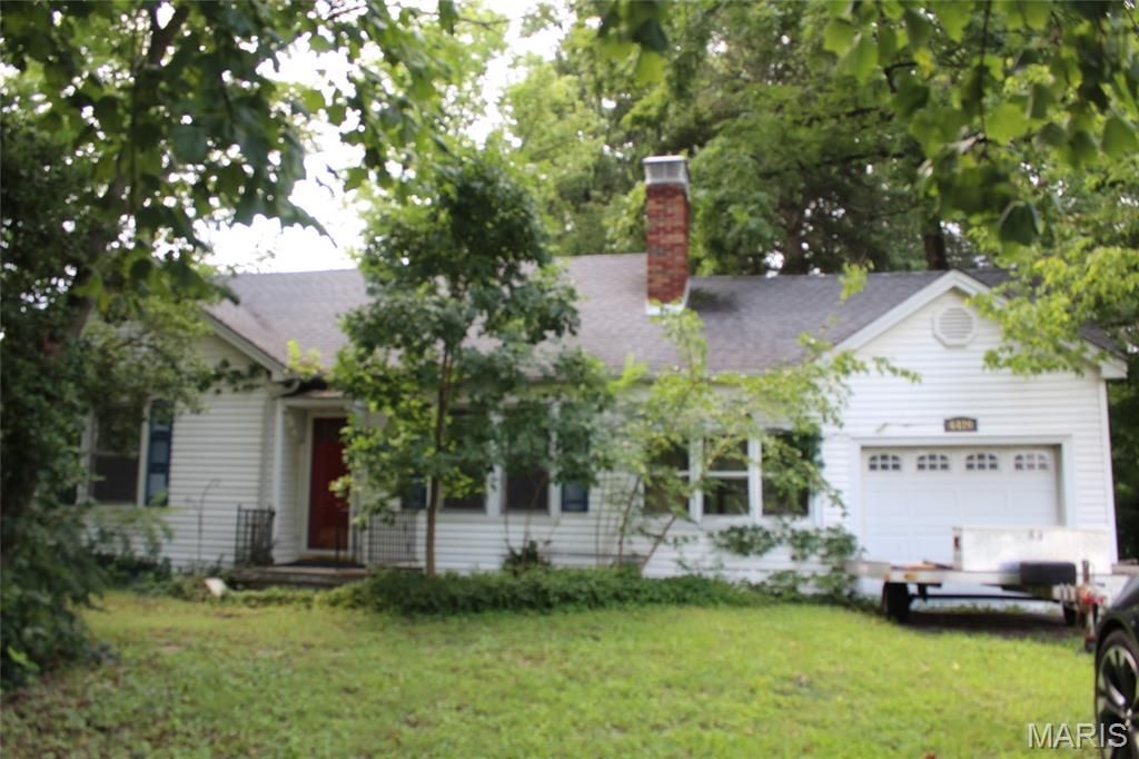 6420 Godfrey Road, Godfrey, IL 62035