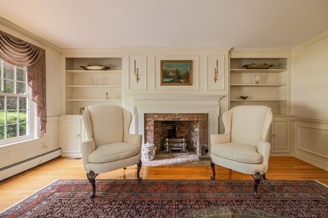 7 Village Green Ln, Holden, MA 01520