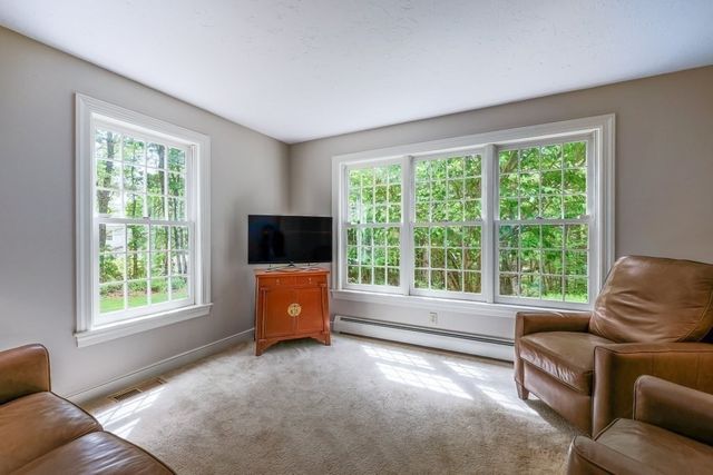 7 Village Green Ln, Holden, MA 01520