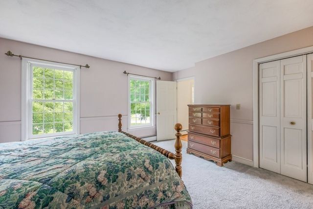 7 Village Green Ln, Holden, MA 01520