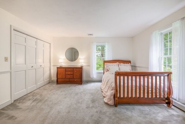 7 Village Green Ln, Holden, MA 01520