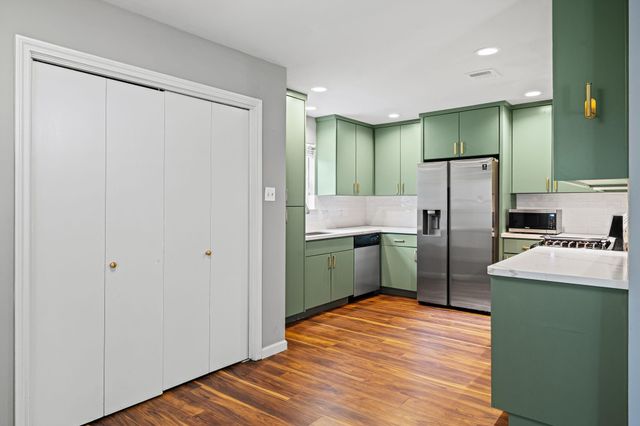 25802 Maplewood Drive, Spring, TX 77386