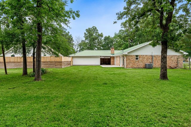 25802 Maplewood Drive, Spring, TX 77386