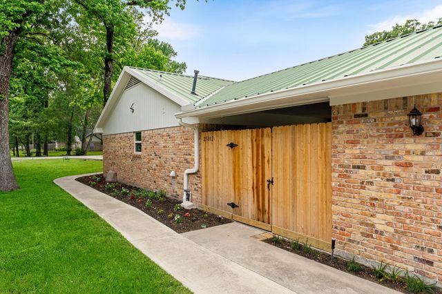 25802 Maplewood Drive, Spring, TX 77386