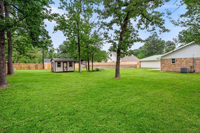 25802 Maplewood Drive, Spring, TX 77386