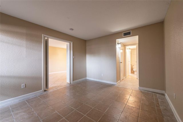 3005 Walnut Bend Lane 12, Houston, TX 77042