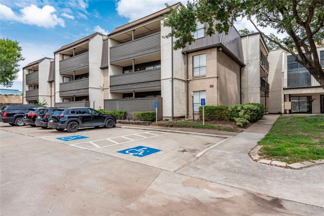 3005 Walnut Bend Lane 12, Houston, TX 77042