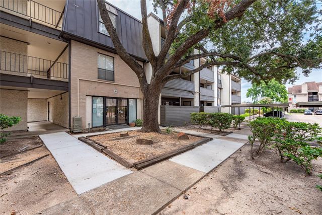 3005 Walnut Bend Lane 12, Houston, TX 77042