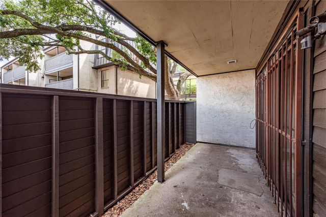 3005 Walnut Bend Lane 12, Houston, TX 77042