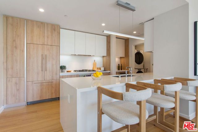 11600 Dunstan Way 202, Los Angeles, CA 90049