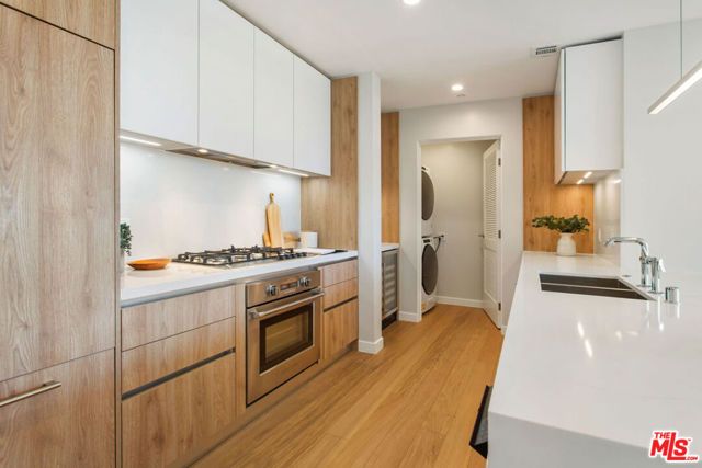 11600 Dunstan Way 202, Los Angeles, CA 90049