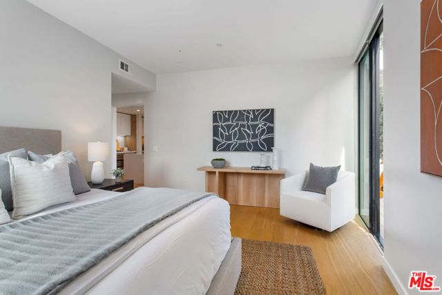 11600 Dunstan Way 202, Los Angeles, CA 90049