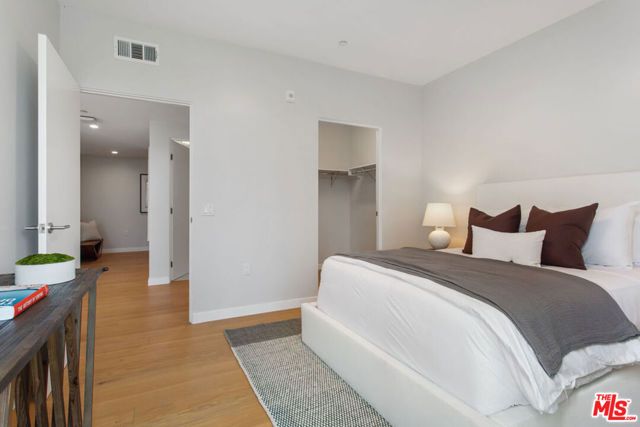 11600 Dunstan Way 202, Los Angeles, CA 90049