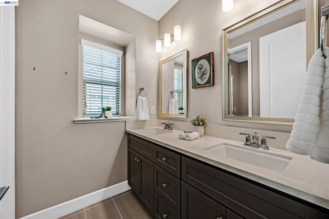 464 E Yarrow Pl, Mountain House, CA 95391