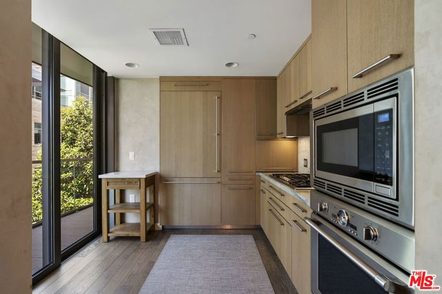 1755 Ocean Avenue 410, Santa Monica, CA 90401