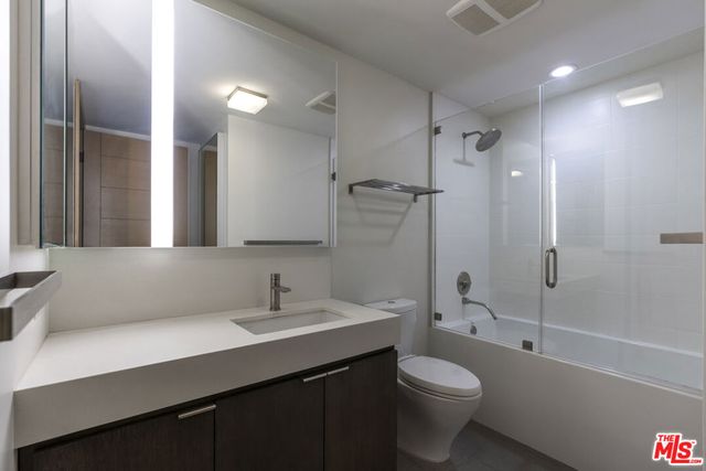 1755 Ocean Avenue 410, Santa Monica, CA 90401
