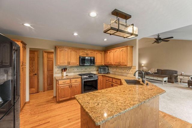 S93W34945 Jericho DRIVE, Eagle, WI 53119