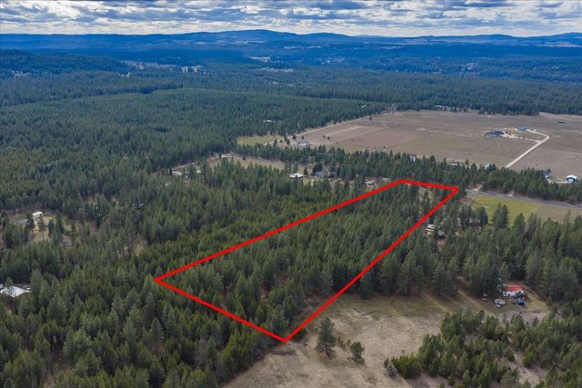 28202 N Bruce Rd, Chattaroy, WA 99003