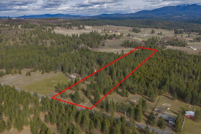 28202 N Bruce Rd, Chattaroy, WA 99003