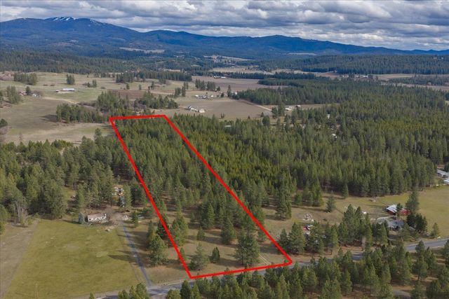 28202 N Bruce Rd, Chattaroy, WA 99003