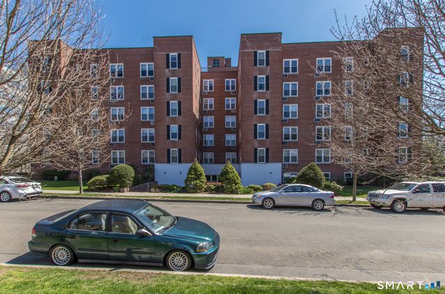 7 4th Street APT 3H, Stamford, CT 06905