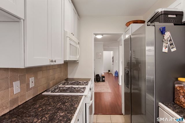 7 4th Street APT 3H, Stamford, CT 06905