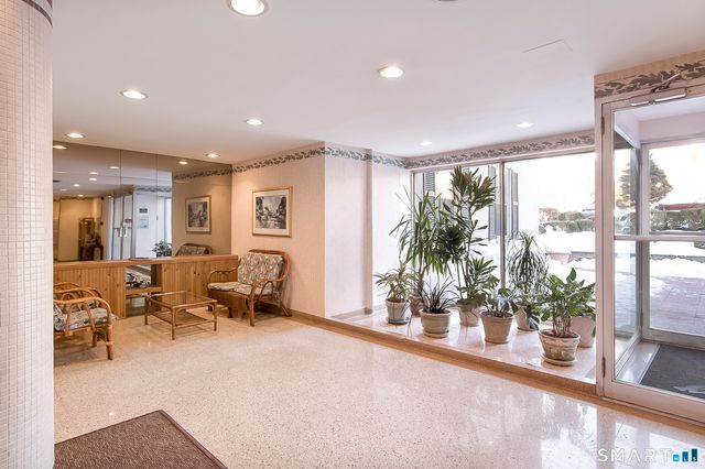 7 4th Street APT 3H, Stamford, CT 06905