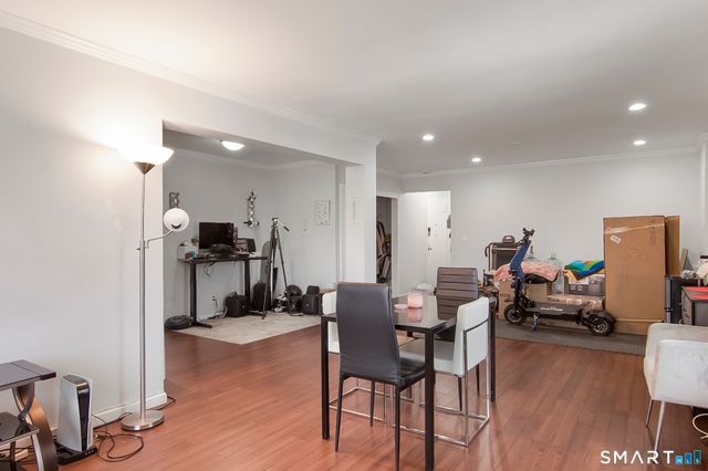 7 4th Street APT 3H, Stamford, CT 06905