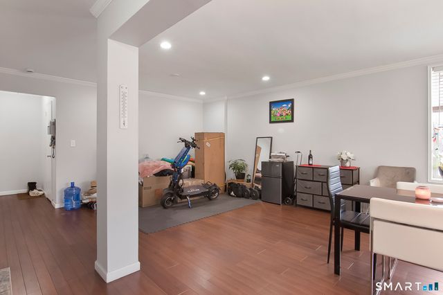 7 4th Street APT 3H, Stamford, CT 06905