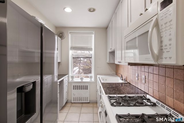 7 4th Street APT 3H, Stamford, CT 06905